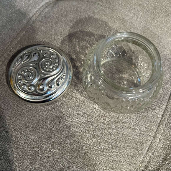 Vintage Avon Cold Cream Lidded Jar, EUC - Picture 3 of 5